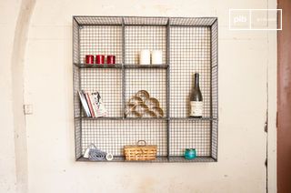 Librería de pared de metal gris