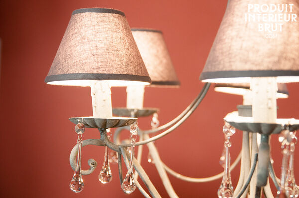 A bright romantic-chic spirit