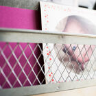 Der Briefhalter hat ein leicht gealtertes Finish.