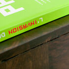 De ruimte achter de schuifdeuren van het Brown'n White meubelstuk is ideaal om spullen in op te