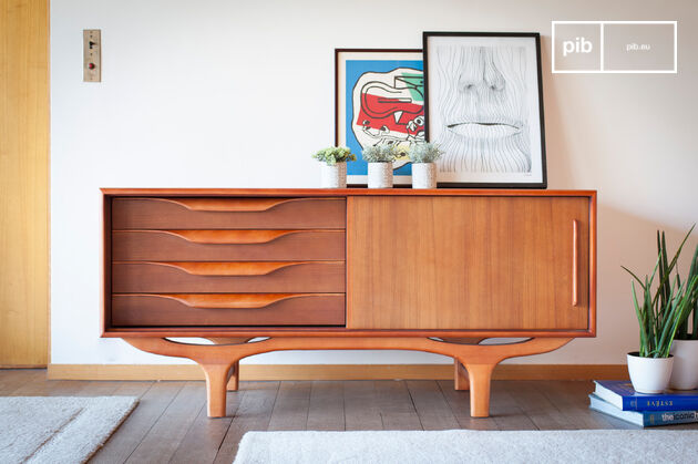 Buffet escandinavo de madera Alrik