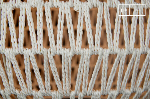 The lightweight wired structure.