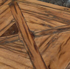 The different wooden blades that make up the table give it its character.