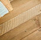 With its slightly thick platter and is sober line