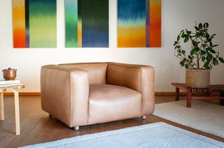 Camel leather armchair Krieger