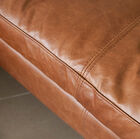 Un cuir choisi pour sa texture élégante.