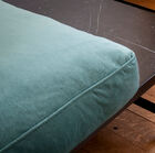 Une harmonie de vert et de noir chic et indémodable.