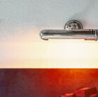 Zilveren metalen wandlamp voor kunstwerken Capitole