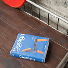 Hermosos detalles de madera y metal con un aspecto envejecido.