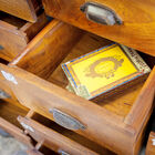 I graziosi cassetti offrono molto spazio di archiviazione.