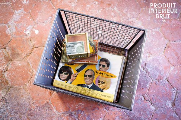 Hecho completamente de metal