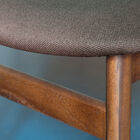 Structure, entirely in solid wood, with remarkable finishes.