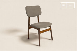 Chaise en acacia verni Larssön