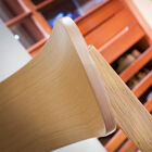 Le dossier épouse parfaitement la forme du dos.