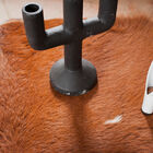 Le piétement creux permet d'empiler les chaises.