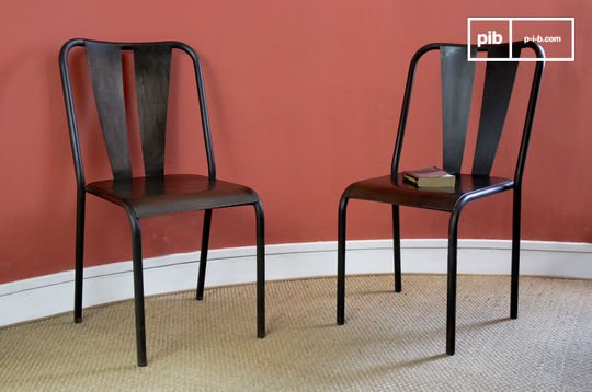 Chaise en métal