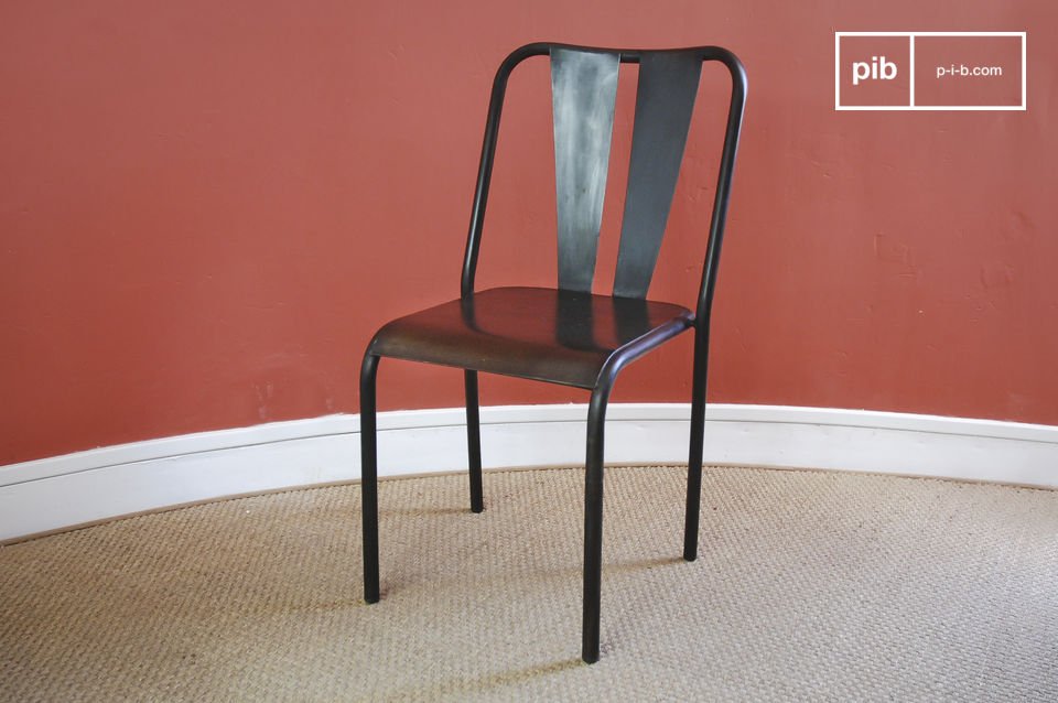 Dossier vertical pour un confort appréciable en cas d'assise prolongée