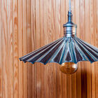 Metalen hanglamp met zilverlegering.