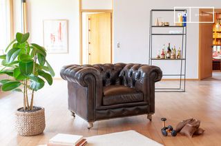 Chesterfield fauteuil van bruin leer Jahn