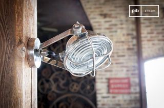 Adjustable silver metal spotlight Chicago