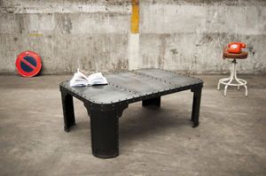 Industrial black metal coffee table Brigor