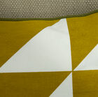 Algodón 100% orgánico, hermosos diseño con triangulo amarillos y negros. 