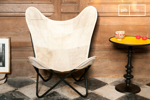 The Colina armchair will be your best ally when you want to relax in a comfortable seat