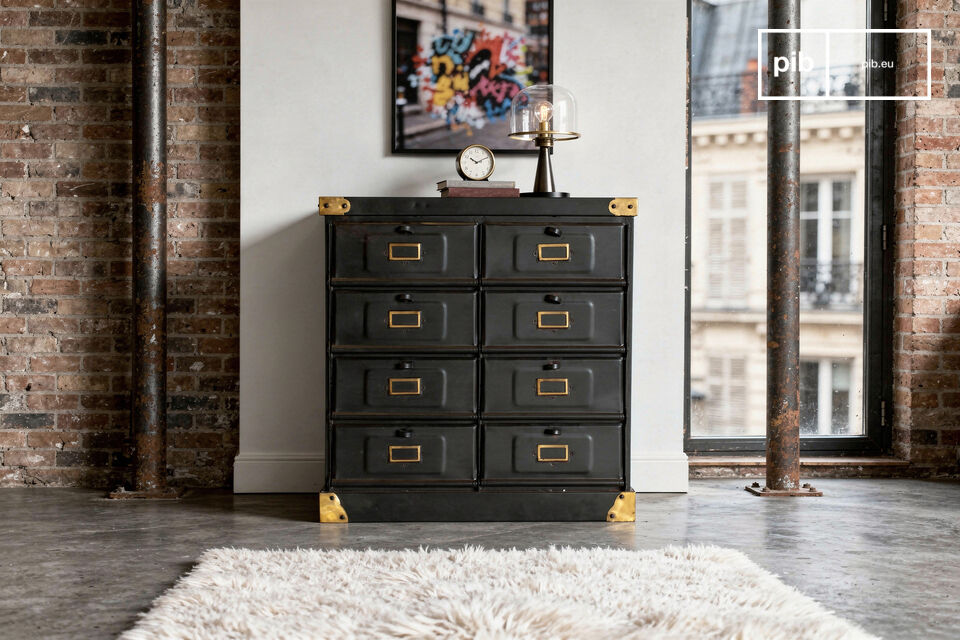 Cette commode se pare d\'une finition anthracite mate au toucher presque soyeux