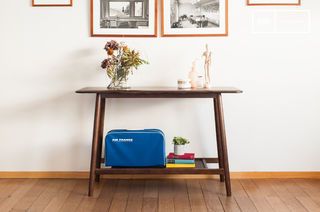 Consola de madera Larssön