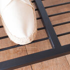 Lage plank met buizen, mooi ontworpen en gemakkelijk te onderhouden.