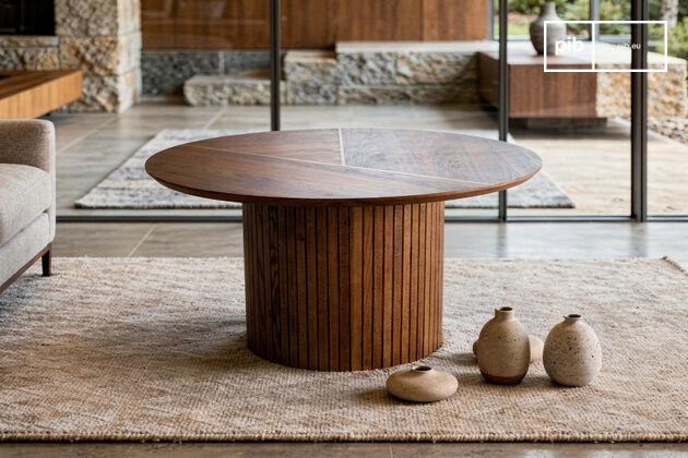 Couchtisch aus nussbaumfarbenem Holz Ligna