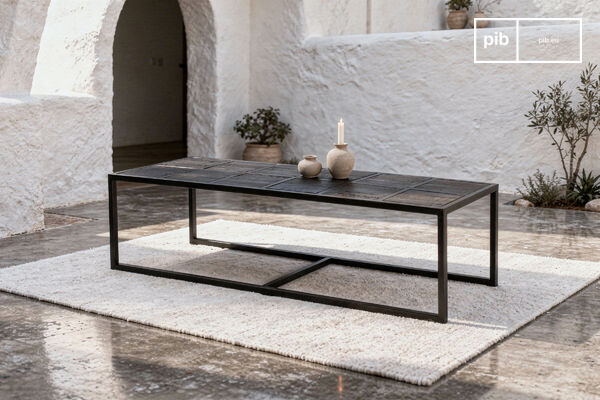 Ein charaktervolles Monochrom aus Metall und verbranntem Holz