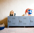 Sublime mobile in metallo grigio.