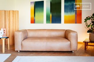 Divano a due posti in pelle color cammello Krieger
