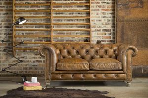 Divano Chesterfield a 2 posti in pelle color fulvo Saint Paul