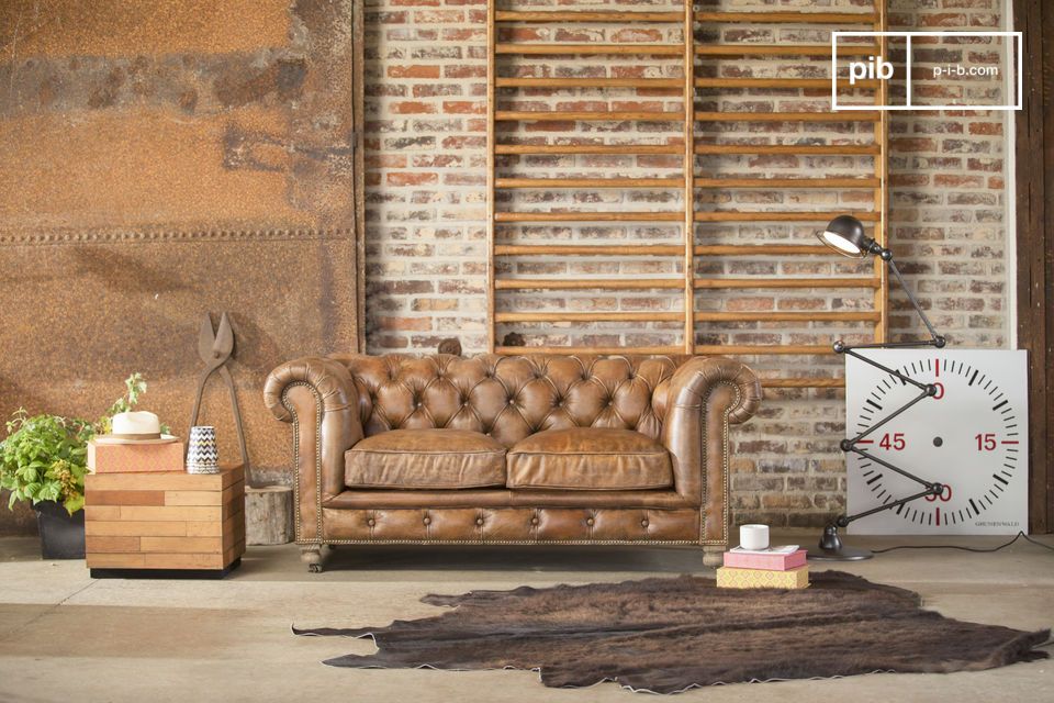 Lo stile industriale di questo divano aggiungerà carattere al vostro salotto.