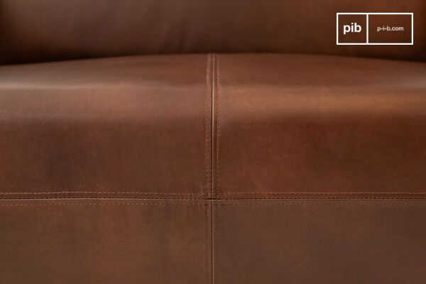 Ha una finitura superba, con una pelle molto morbida e cuciture perfette