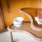 Das Glas wird auf beiden Schalen leicht getönt.