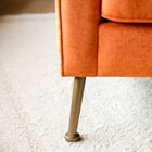 Its backrest, neither too low nor too high, supports the back well