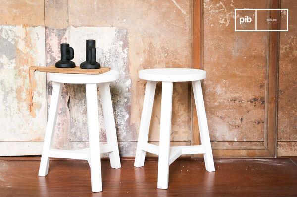 The stool Éliane is entirely made of wood