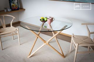 Estrella glass dining table