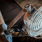 Il look è decisamente elegante.