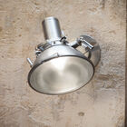 Superbo proiettore in stile industriale.