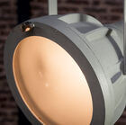 Il vetro è leggermente affumicato per una luce soffusa.