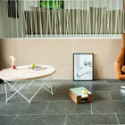 Une assise large avec acoudoirs pour un confort garanti, tout en style.