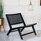 La largeur de l'assise et du dossier rend le fauteuil très confortable.