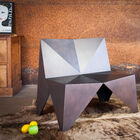 Fauteuil deux places en métal et au design unique.