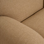 Son assise basse et ses accoudoirs cylindriques