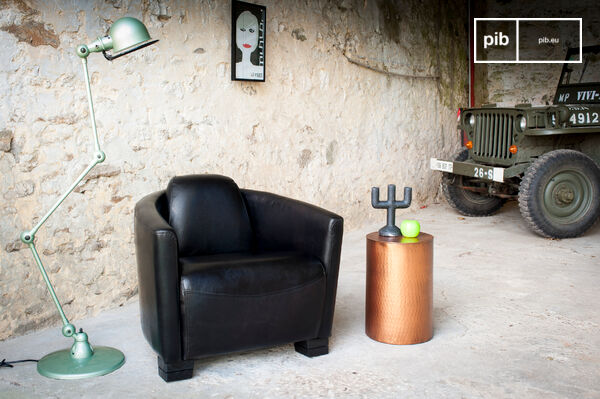 Een kleine fauteuil, maar met een grote stijl.