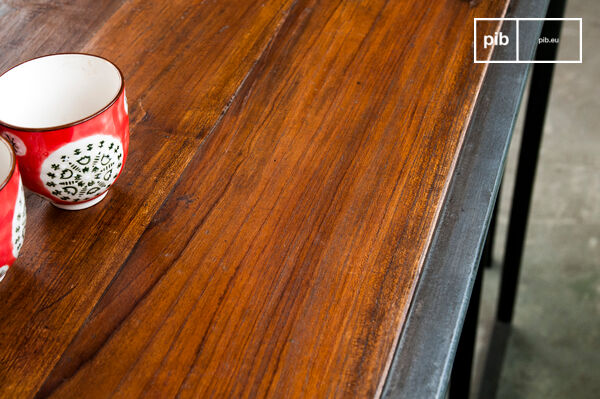 Superb tray made of old teak wood, recycled and varnished.